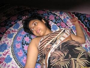 Abitha Aunty_93.jpg Cute Abitha Aunty Saree Candid Panties and Nudes